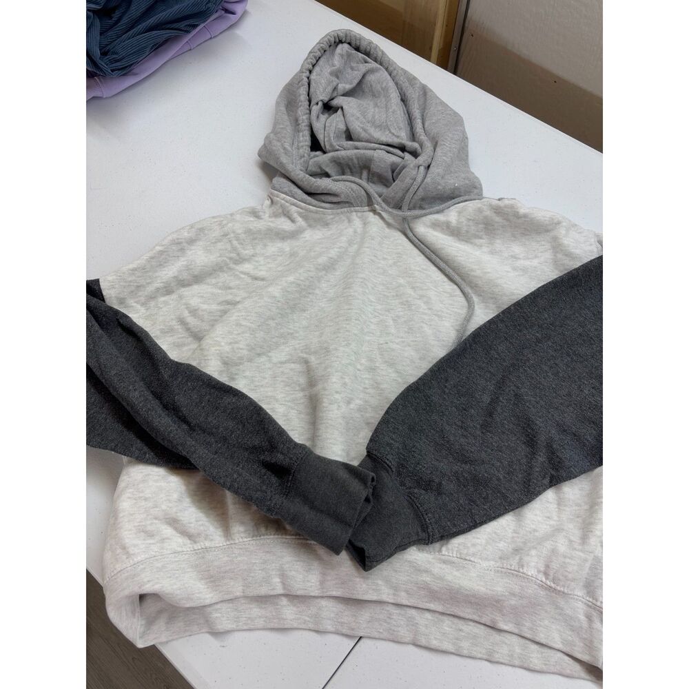 Women's MV Sport Crop Hoodie size Medium